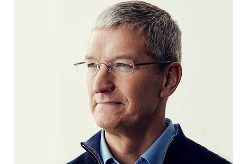 CEO Tim Cook được thưởng 'khủng'