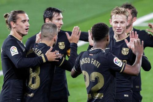 Messi và thần đồng Fati giúp Barca thắng đậm dù chỉ chơi với 10 người