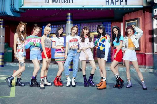 NiziU - nhóm tân binh nhà JYP được ấn định ngày ra album, nhưng bất ngờ hơn là không phải tại Hàn