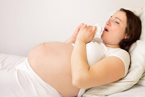 Hệ miễn dịch suy giảm, bà bầu cần làm gì để phòng tránh cúm khi giao mùa hè - thu?