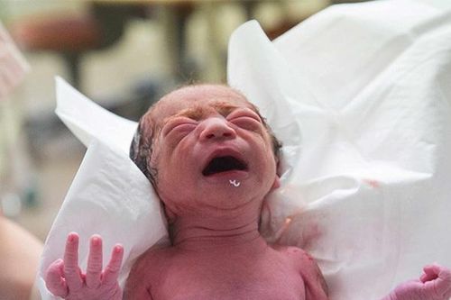 4 món thèm đến mấy mẹ bầu cũng đừng ăn, gây bẩn nước ối, thai nhi 'kêu cứu'