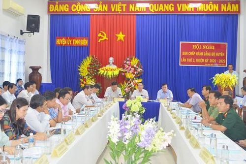 Kỳ họp Ban Chấp hành Đảng bộ huyện Tịnh Biên lần thứ II nhiệm kỳ 2020-2025