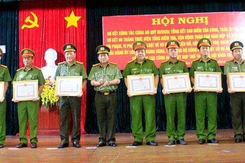 Công an tỉnh An Giang sơ kết cao điểm tấn công, trấn áp tội phạm