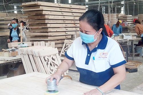 Lao động nữ và những nỗ lực trong công việc