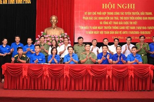 Phối hợp tuyên truyền, đấu tranh, phản bác các quan điểm sai trái, thù địch