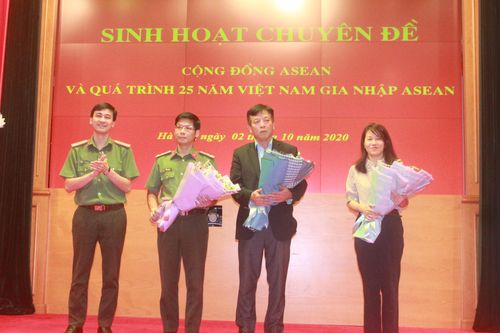 Tuổi trẻ Công an phát huy vai trò xung kích trong hội nhập quốc tế