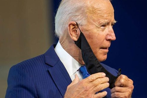 Ông Joe Biden ho nhiều, gây lo ngại sau khi ông Trump mắc COVID-19