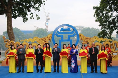 Khai mạc triển lãm 'Thăng Long - Hà Nội: Những dấu son lịch sử'