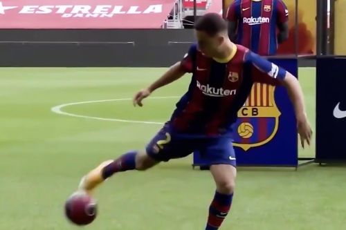 Tân binh tâng bóng vụng về khi ra mắt Barca