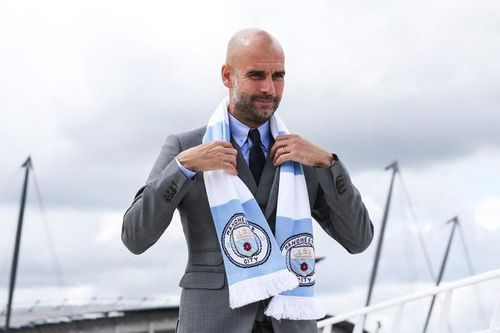Pep Guardiola trở thành con tin của chính mình