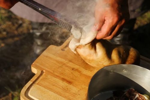 BBQ cừu nhồi đá nóng kiểu Mông Cổ