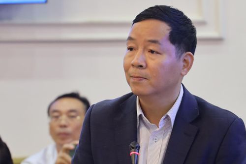 TS Vũ Thành Tự Anh: 'Nên giảm thuế VAT để bảo vệ doanh nghiệp'