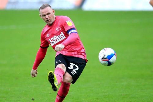 Rooney sút phạt ghi bàn giúp đội nhà chiến thắng