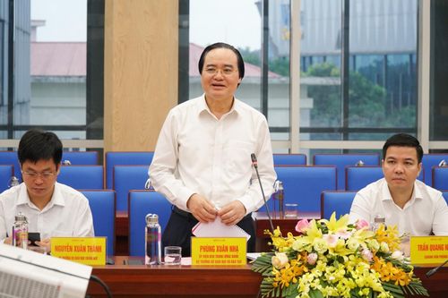 Bộ trưởng Phùng Xuân Nhạ: Nghệ An cần đặt mục tiêu phát triển đào tạo gắn với nhu cầu sử dụng