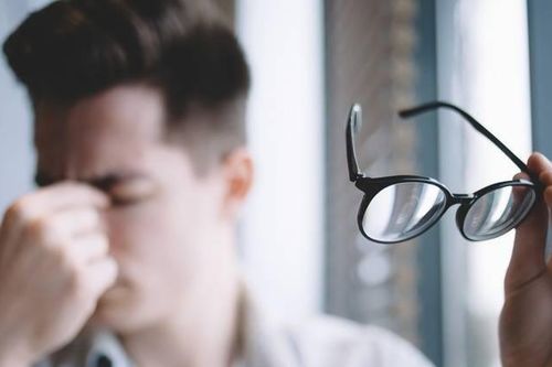 Chiêu phát hiện chồng ngoại tình qua kính cận của bà vợ, chị em ngã ngửa với những chi tiết như truyện trinh thám