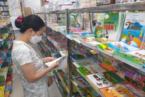 Không có khái niệm sách bổ trợ, cấm ép buộc, khuyến khích mua sách tham khảo