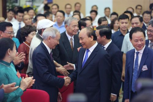 Ở đâu có vùng trời, vùng biển, ở đó có cán bộ khí tượng thủy văn