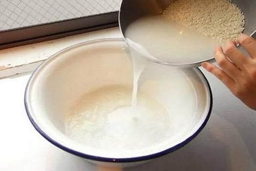 Mẹo rửa mặt bằng nước vo gạo cho làn da khỏe đẹp