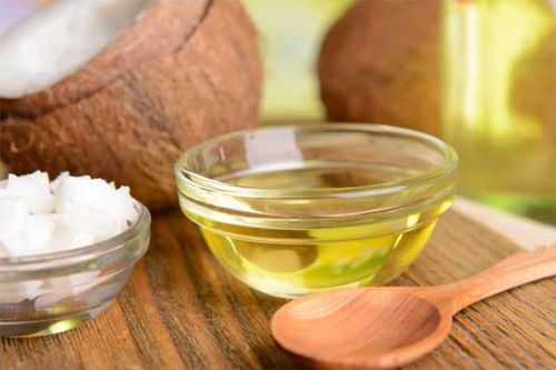 Quên cách truyền thống đi, đây mới là mẹo nấu dầu dừa chỉ 5 phút là xong