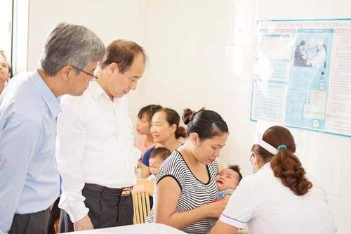 CDC Thừa Thiên Huế nói gì về 2 trường hợp phải nhập viện sau khi tiêm vaccine?