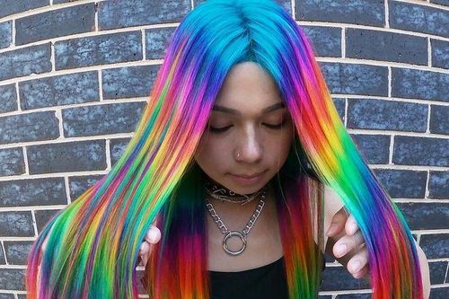 Kỳ lạ salon tóc ở Úc chỉ nhận khách hàng nhuộm tóc màu cầu vồng