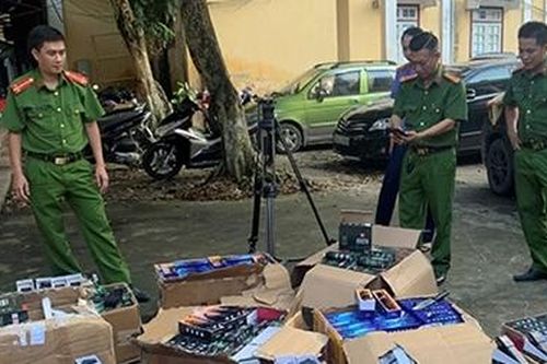 Tuồn lậu hơn 1.300 công cụ hỗ trợ qua biên giới