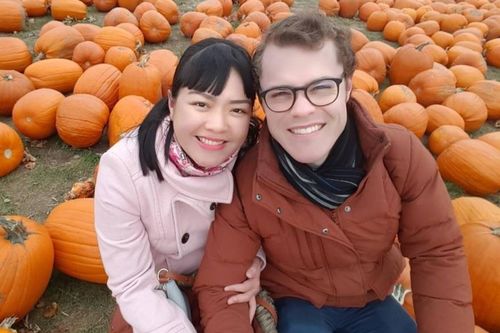 Con rể Canada học tiếng Việt để lấy lòng bố vợ