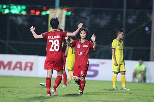 Huỳnh Như bứt phá cùng TPHCM 1