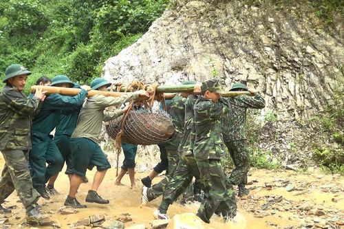 Hủy nổ thành công 2 quả bom phát hiện trên quốc lộ 6