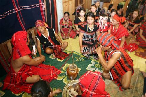 Độc đáo lễ cưới của đồng bào Pa Cô ở vùng cao A Lưới