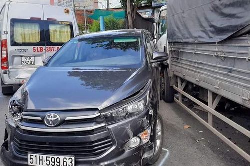 Tiền Giang: Tai nạn liên hoàn 7 chiếc xe trên quốc lộ 1