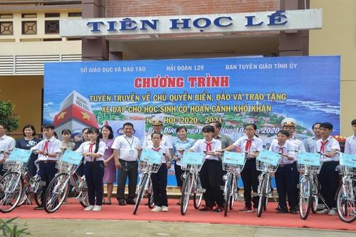 Hải đoàn 129 tuyên truyền về biển, đảo tại Hậu Giang và Bình Dương