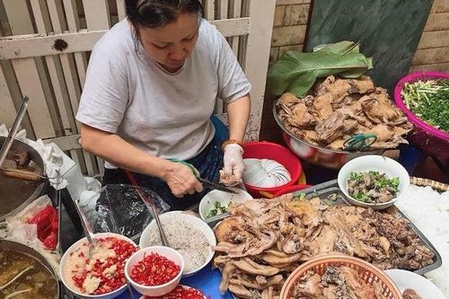 'Bún mắng, cháo chửi' tồn tại nhờ… khách hàng tốt nhịn!