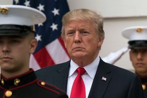 Lầu Năm Góc đang trong quá trình 'trừ khử' ông Trump?