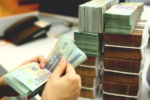 Hàng tỷ USD đổ lên sàn, hồi hộp chờ cơn sóng mới
