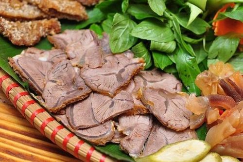 Cách làm món bắp bò hấp gừng sả ấm bụng ngày mưa
