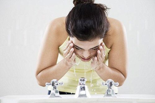 Tác hại 'gây sốc' của các hạt li ti trong mỹ phẩm