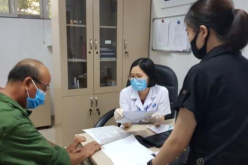 Mỗi ngày gần 100 bệnh nhân đến khám do tiếp xúc với kiến ba khoang