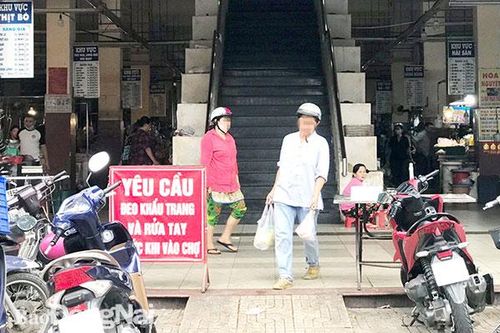 Chưa hết dịch chớ vội bỏ khẩu trang