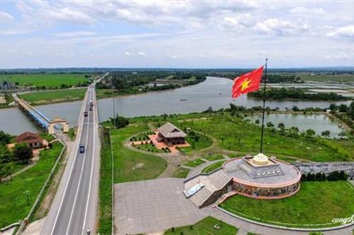 Hien Luong Bridge - Ben Hai River