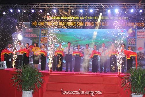 Khai mạc Hội chợ thương mại nông sản vùng Tây Bắc – Sơn La năm 2020