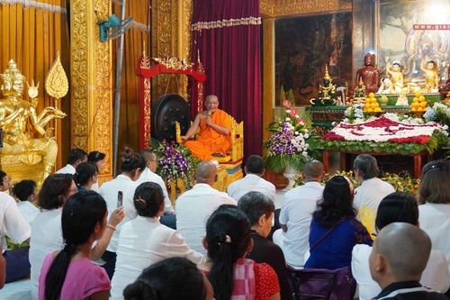 Lễ dâng y Kathina tại chùa Candaransi