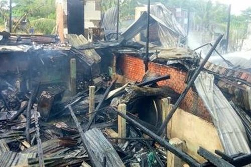 Cháy 3 căn nhà ở huyện Hồng Ngự