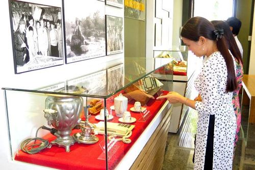 Nhà lãnh đạo ưu tú trên mặt trận tư tưởng - văn hóa