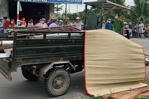 Mẹ đau đớn nhận tin con gái 13 tuổi tử vong sau khi tông trúng xe chở tôn: Con xin 20k đi chơi Trung thu, không ngờ đó là ngày cuối cùng của cuộc đời con