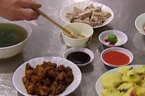 Người Việt ăn quá mặn, cần giảm ngay một nửa lượng muối vào cơ thể mỗi ngày