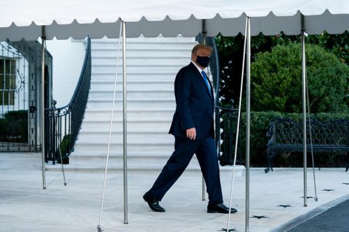Ông Trump được kê thuốc chuyên trị bệnh nhân mắc Covid-19 nặng