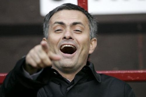 Mourinho nhắc MU về VAR sau trận thắng 6-1