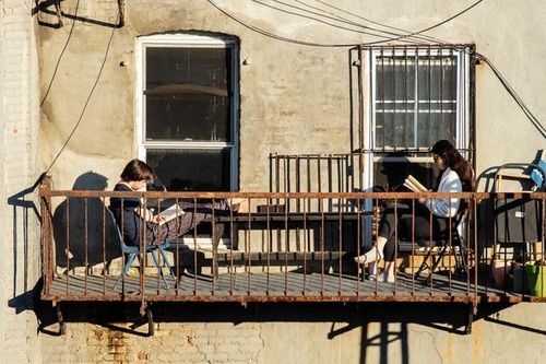Sách ảnh ghi lại sự thư giãn của cư dân New York giữa đại dịch