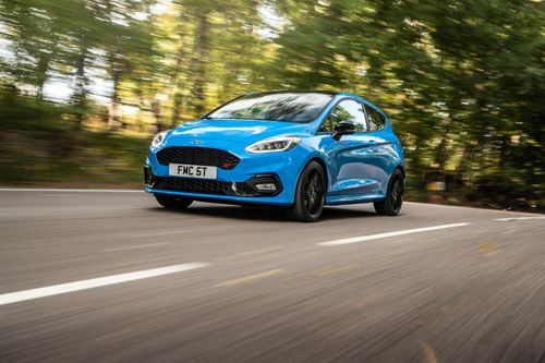 Ford Fiesta ST 2021 được ra mắt, giá hơn 35.000 USD